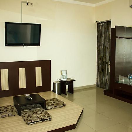 Vindhika Hotel Μακασάρ Εξωτερικό φωτογραφία