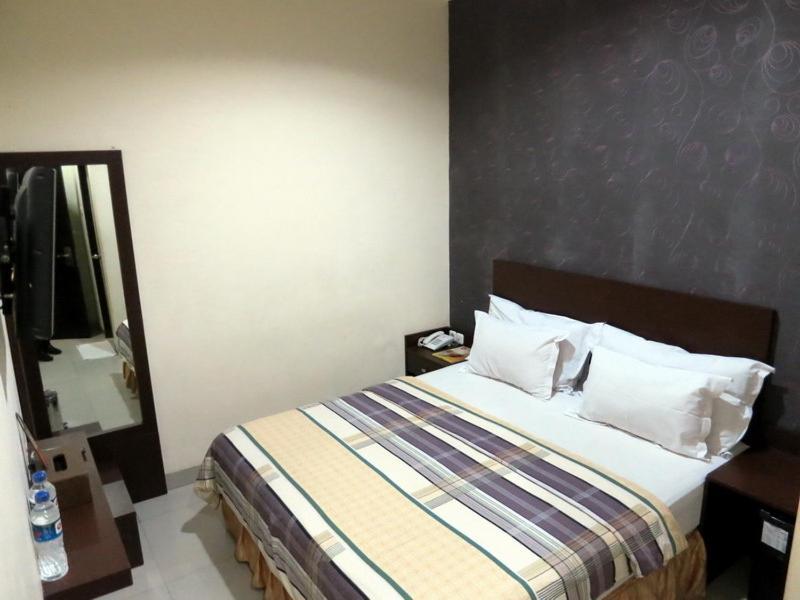 Vindhika Hotel Μακασάρ Δωμάτιο φωτογραφία